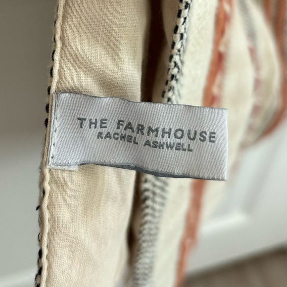 Rachel Ashwell The Farmhouse Embroidered Table Runner - Picture 4 of 5